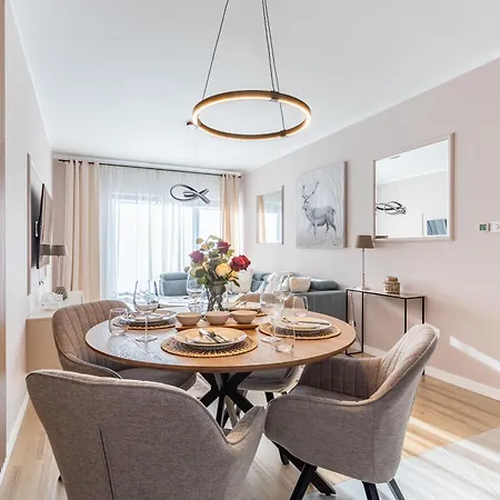 公寓 Apart Invest Apartament 8 Obroncow Pokoju *