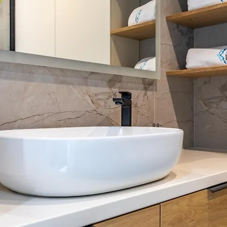 Apart Invest Apartament 8 Obroncow Pokoju 斯克拉斯卡波伦巴