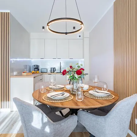 Apart Invest Apartament 8 Obroncow Pokoju